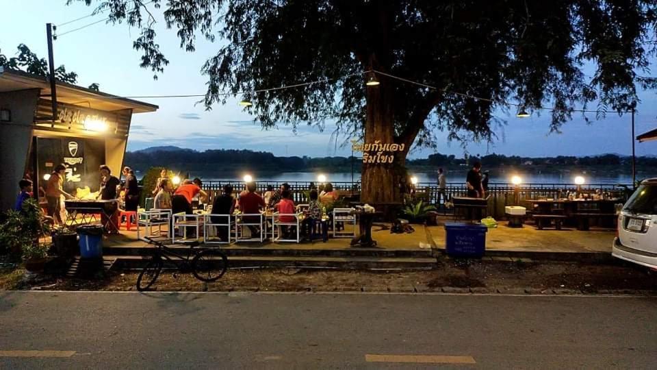 ไทยกันเอง ริมโขง Appartement Chiang Khan Buitenkant foto